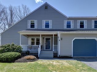 11 Applewood Ln, Pittsfield, MA 01201