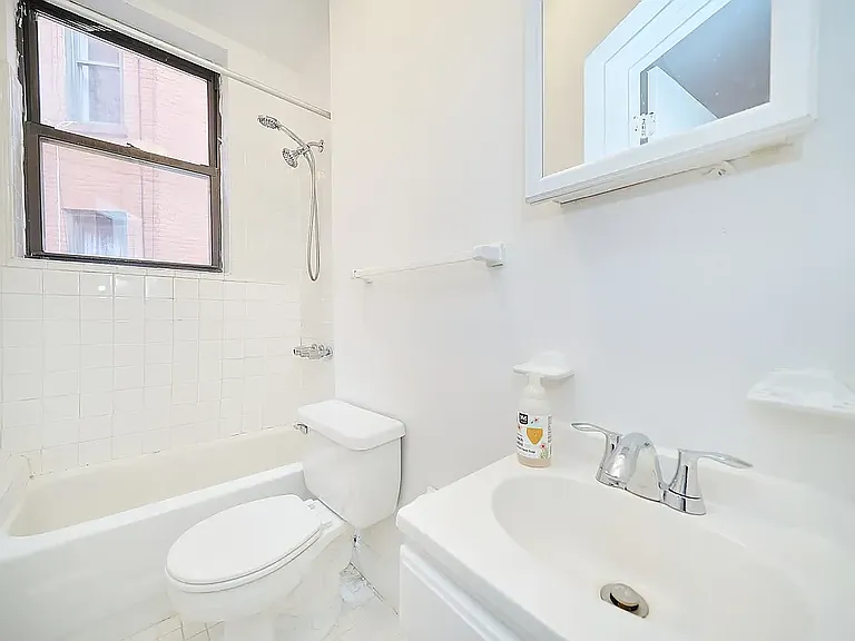 595 10th Ave #5S — Photo 6
