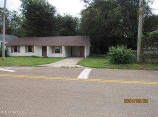 622 E 12th St, Yazoo City, MS 39194