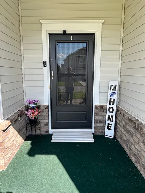 3 bed, 1750 sqft, $2,200 — Photo 3