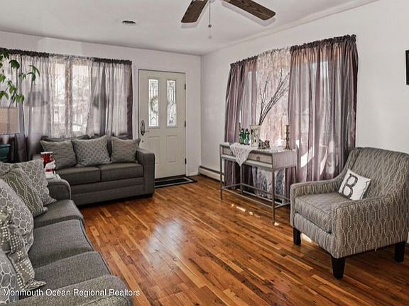 4th image of 2232 Mount Hood Ln