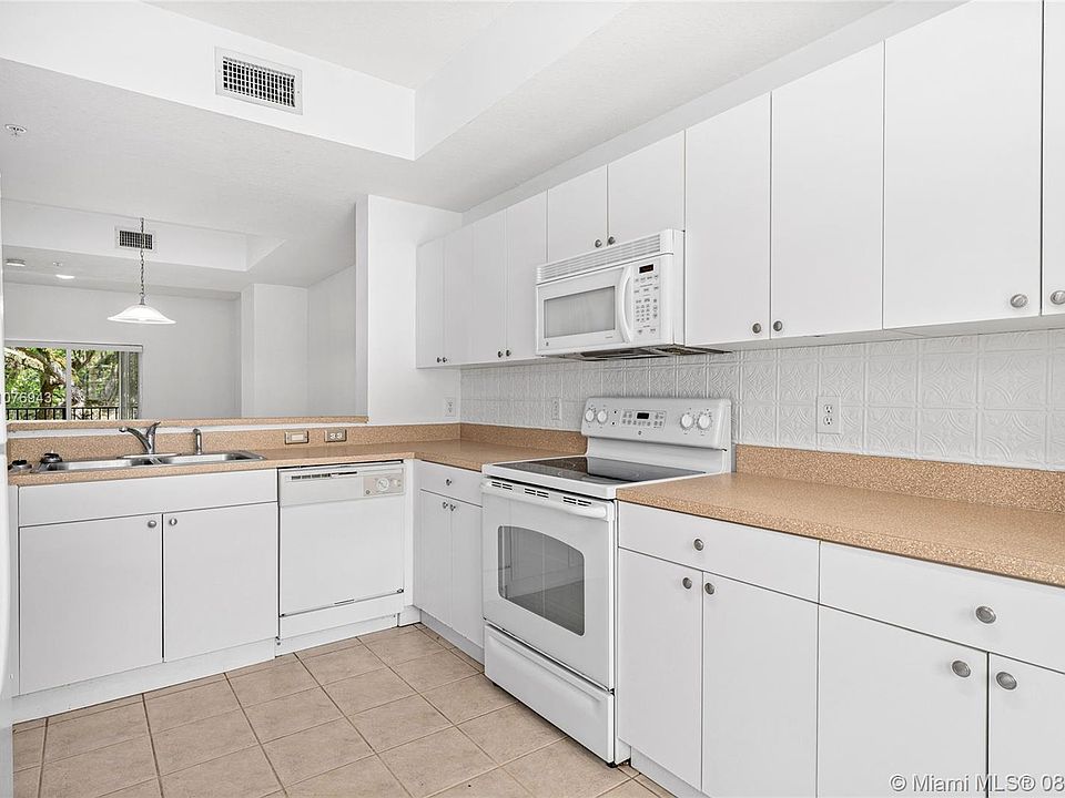 1st image of 8920 NE 8th Ave Unit 1003
