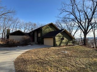 301 Hillview Blvd, La Crescent, MN 55947