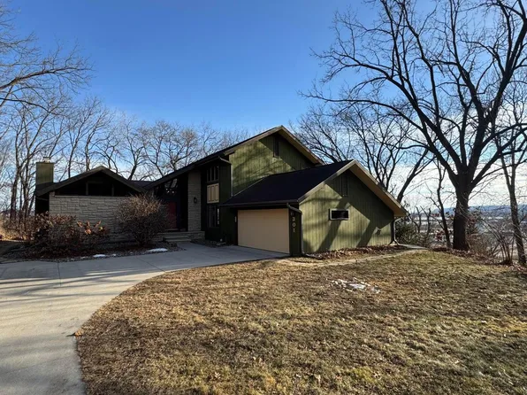 301 Hillview Blvd, La Crescent, MN 55947