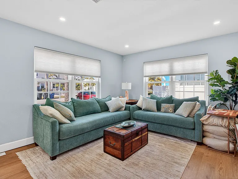 741 Lantana Ave — Photo 7