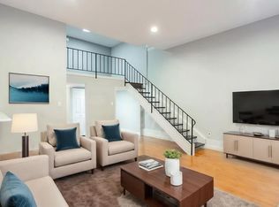 2015 Walnut St APT 202, Philadelphia, PA 19103