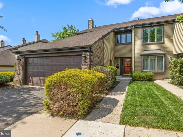 11 Garrison Pl, Newtown, PA 18940