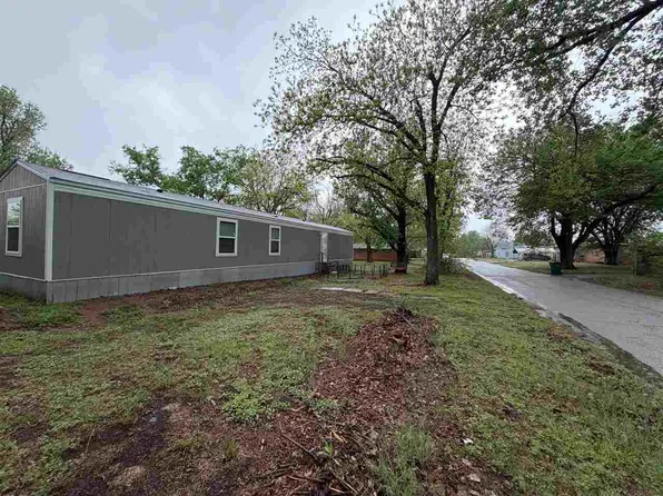 300 S Perry Ave, Glencoe, OK 74032