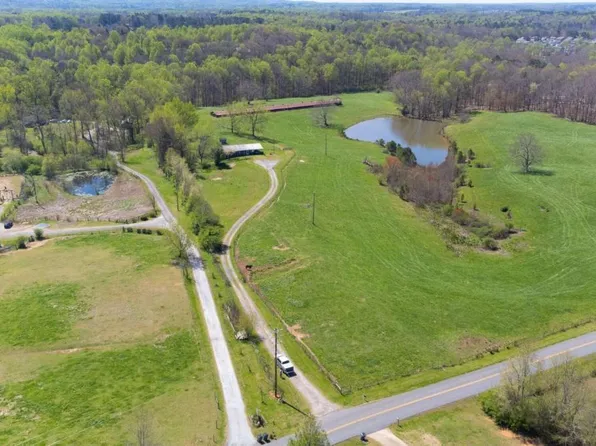 6540 Mockingbird Rd, Cumming, GA 30028