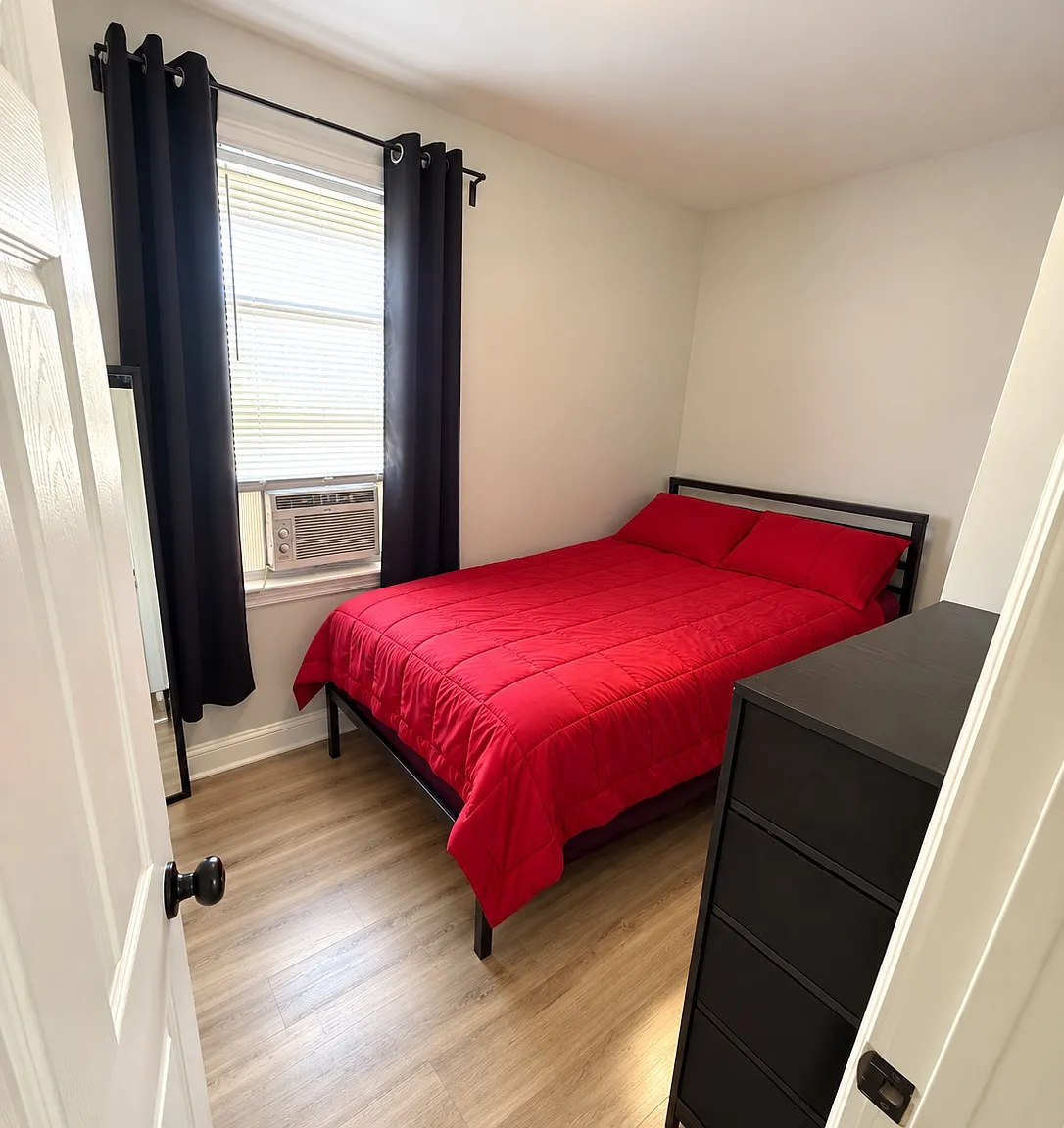 4 bed, $3,500 — Photo 2