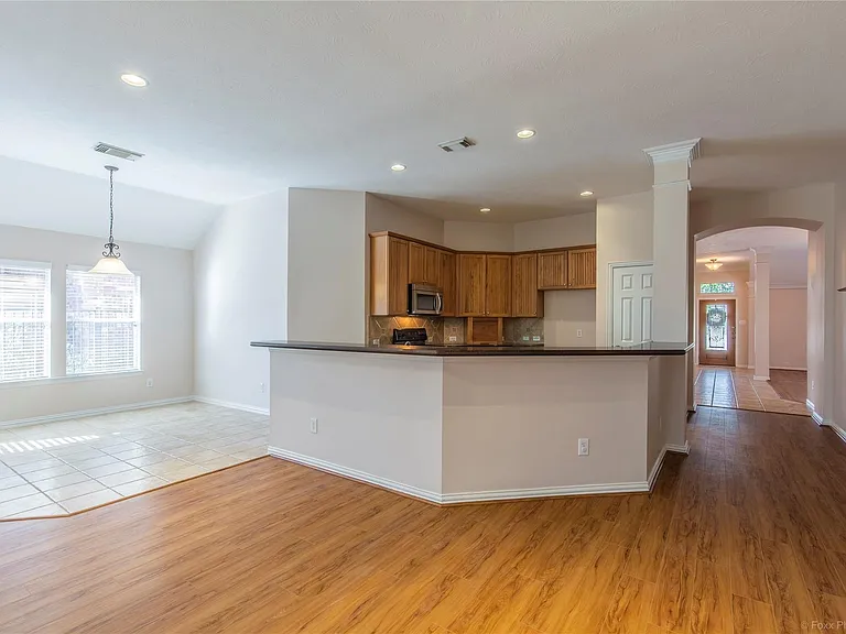 18323 S Elizabeth Shore Loop — Photo 10
