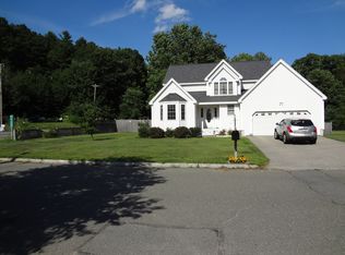 2 Dunvegan Dr, Merrimac, MA 01860