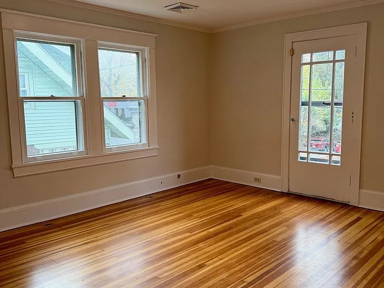 302 Hasbrouck Ave — Photo 2