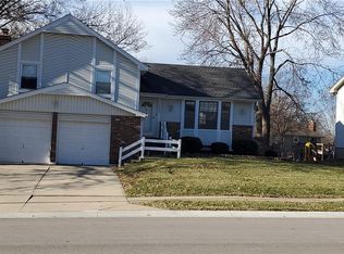 13908 S Sycamore St, Olathe, KS 66062