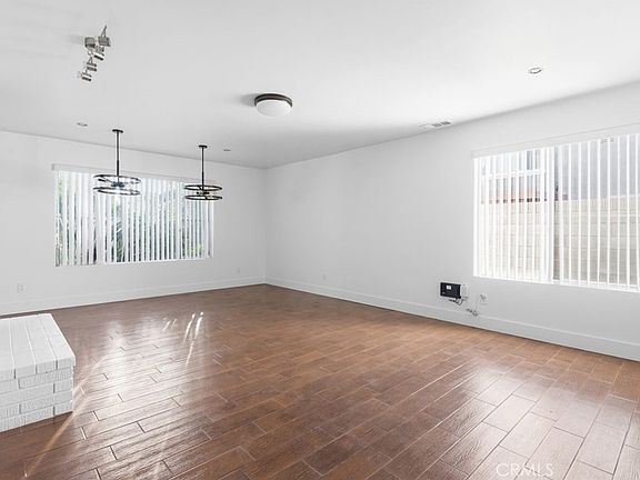 4th image of 26570 Vassar St