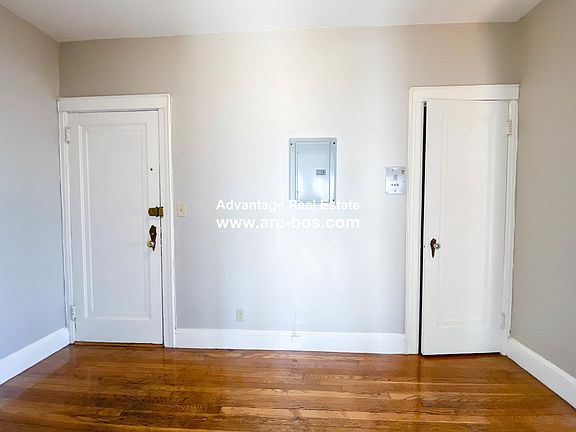 FOYER AREA WHEN YOU ENTER APARTMENT