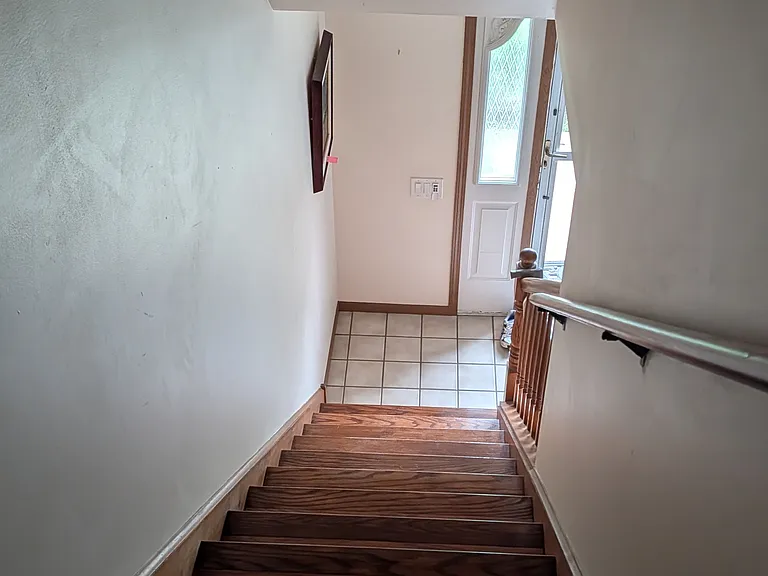 410 Orleans Ave — Photo 13