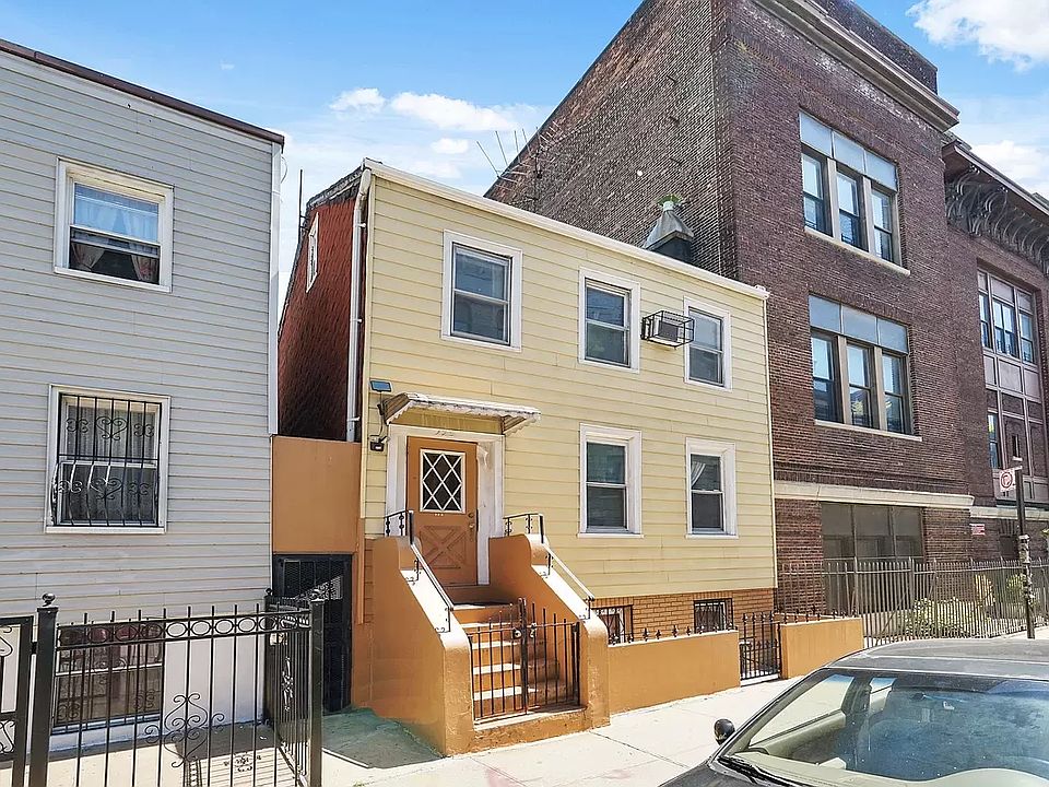 1st image of 125 N 1st St