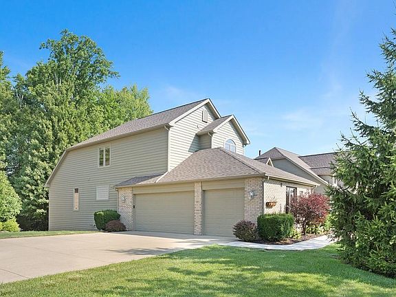 3rd image of 561 Burgess Cir