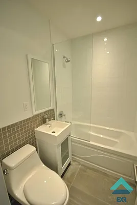 Rented by EXR | media 42