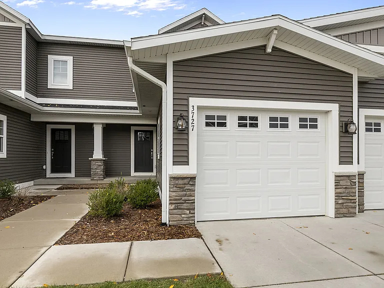 Jamestown Meadows — Photo 15