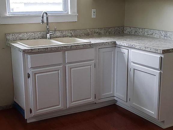 Main floor kitchen