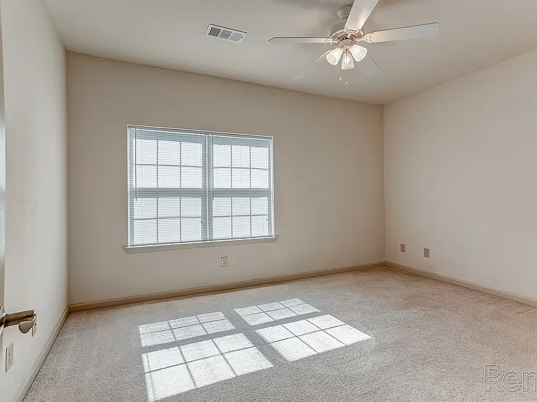 Northfield Ridge Apartments — Photo 9