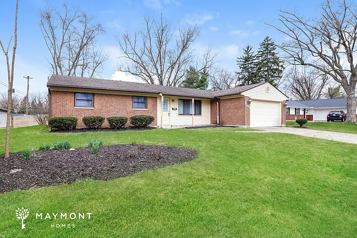 1108 Georgian Dr — Photo 3