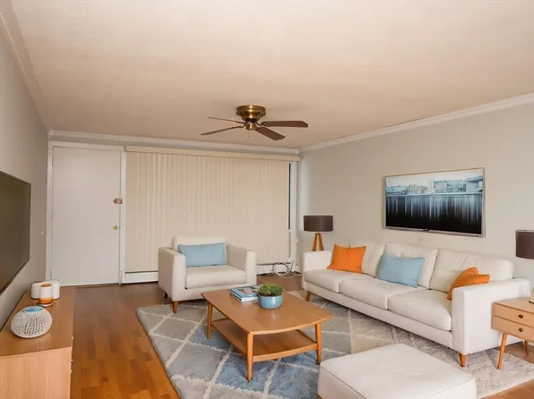 315 Neponset St APT 61, Norwood, MA 02062