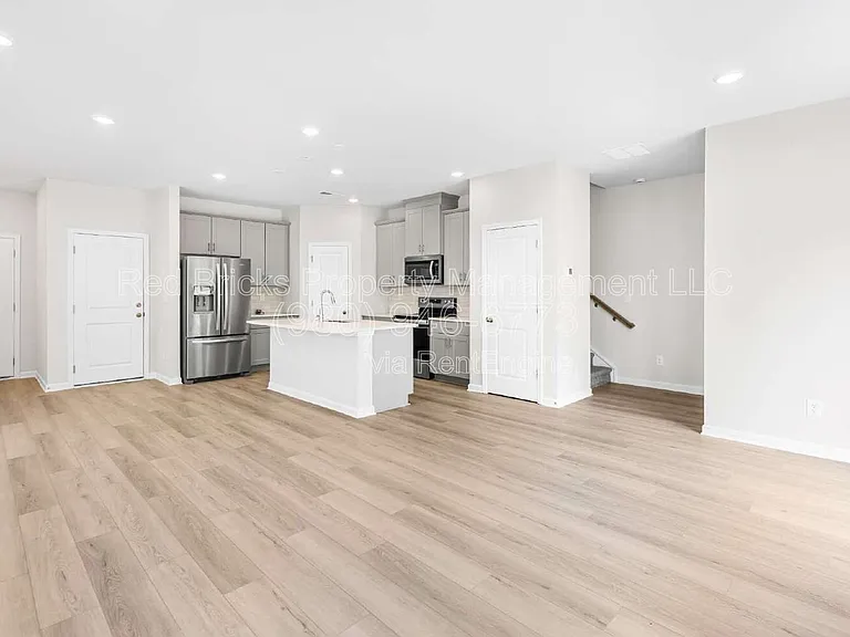2220 Belterra Dr — Photo 9