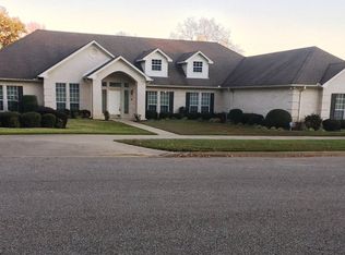 18 Oak Forest Dr, Longview, TX 75605