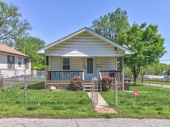 1046 E Smith Ave, Independence, MO 64050