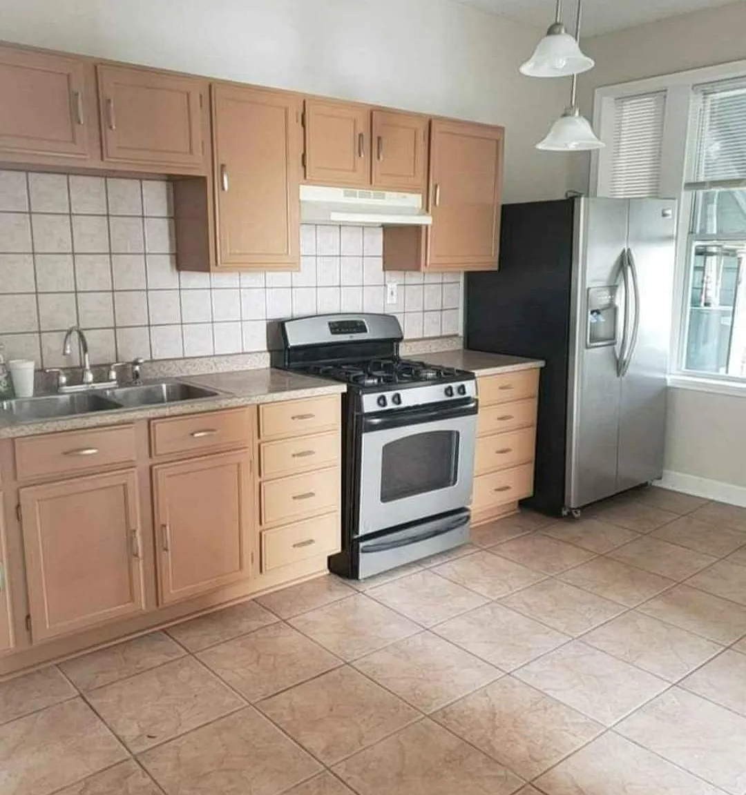 3 bed, $1,750 — Photo 1