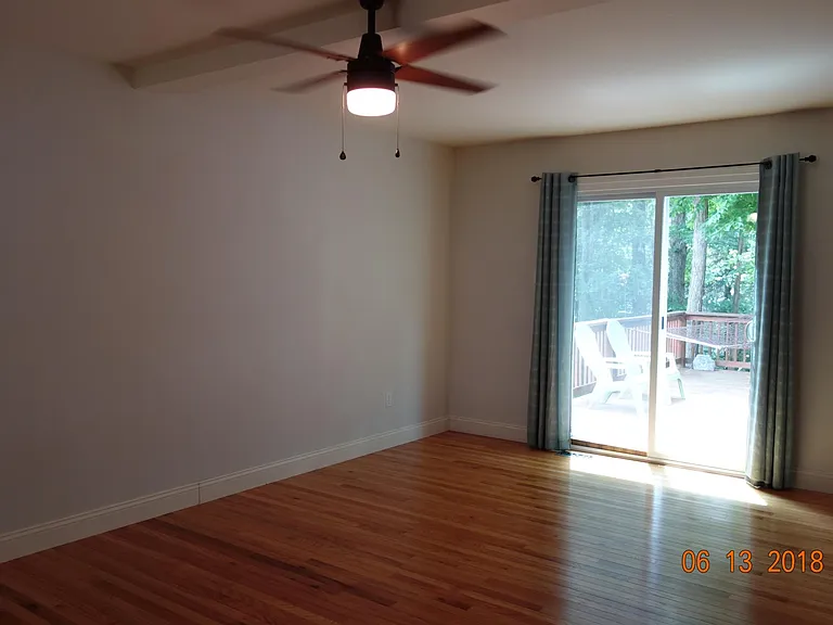 10937 Point Grey Rd — Photo 2
