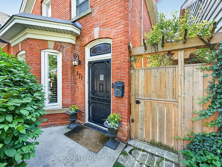 171 Emerald St S — Photo 5