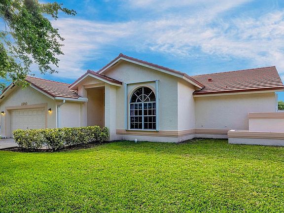 3rd image of 11900 SW 47th Court
