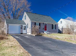 11 Lyons St, Rochester, NH 03867
