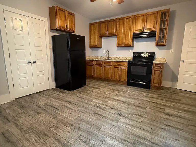 824 Independence St #B — Photo 7