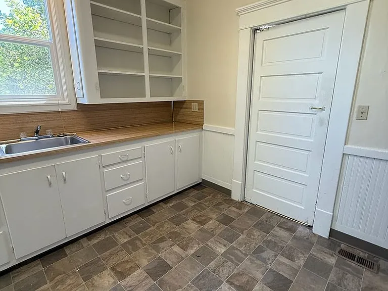 2118 Ellis St — Photo 10
