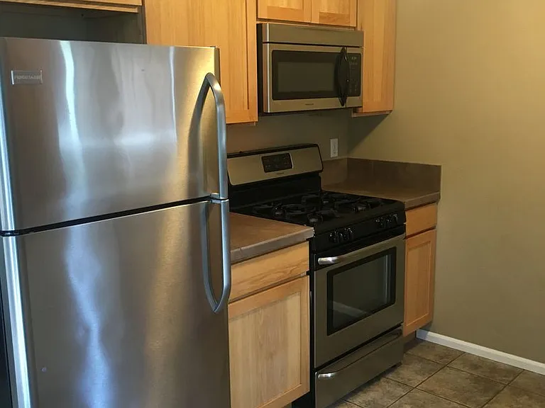 2204 Wildflower Way — Photo 3