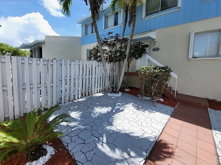 22220 SW 103rd Ave #22220 — Photo 3