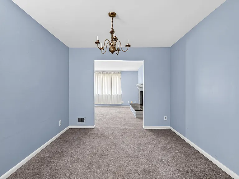 225 Harvest Dr — Photo 15