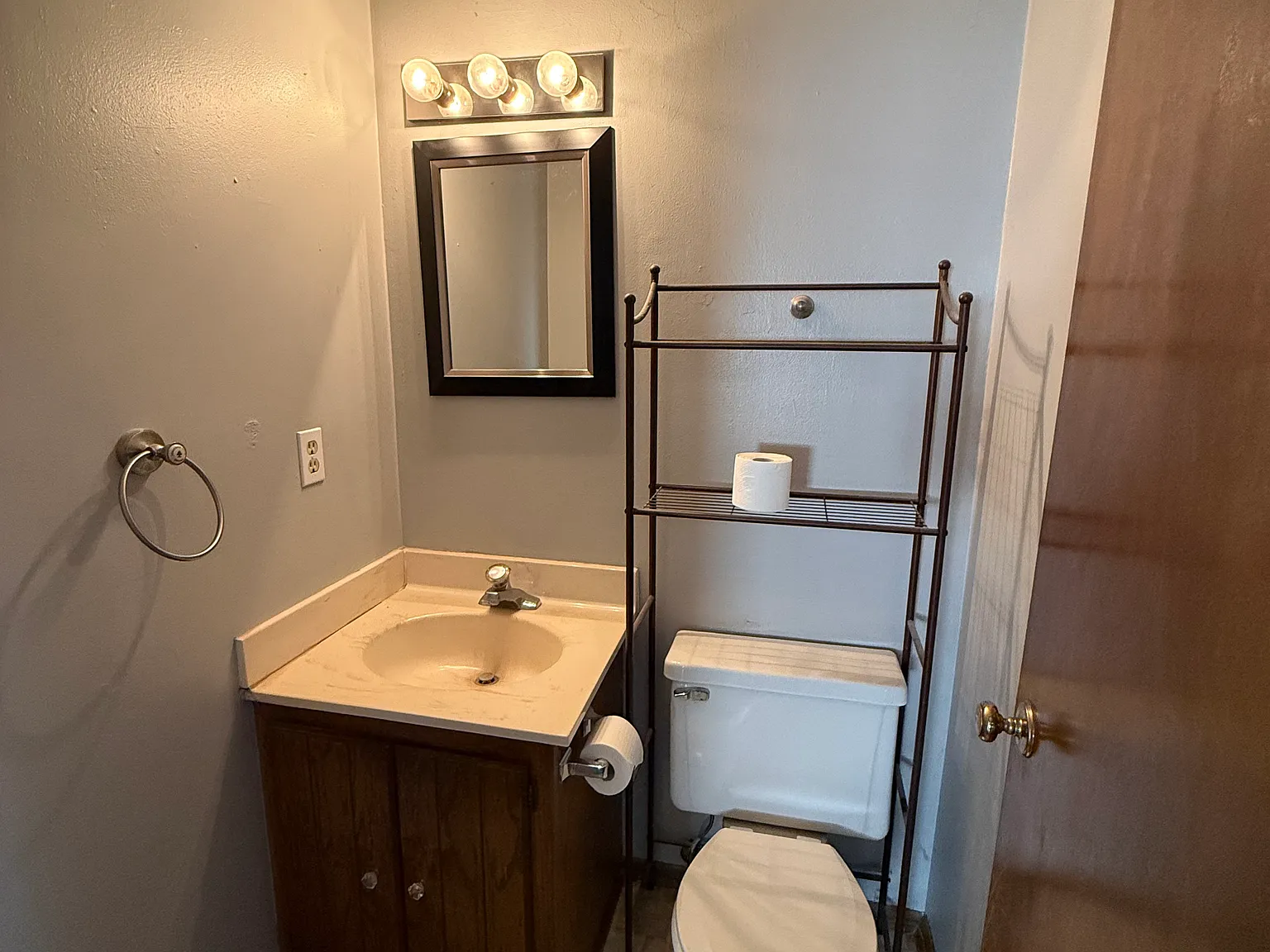 3 bed, 1.5 bath, 1500 sqft, $2,195 — Photo 4