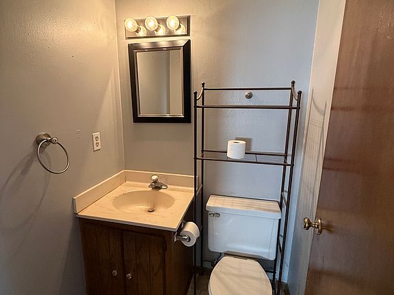 4th image of 903 Hancock Ct #901