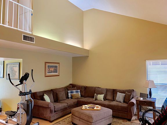 2nd image of 27824 Rosamond Dr