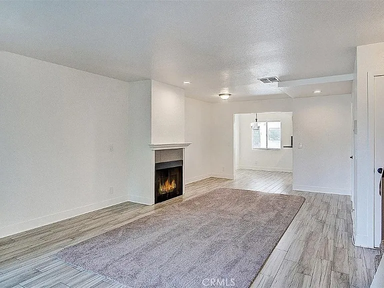 9144 Burnet Ave #32 — Photo 7
