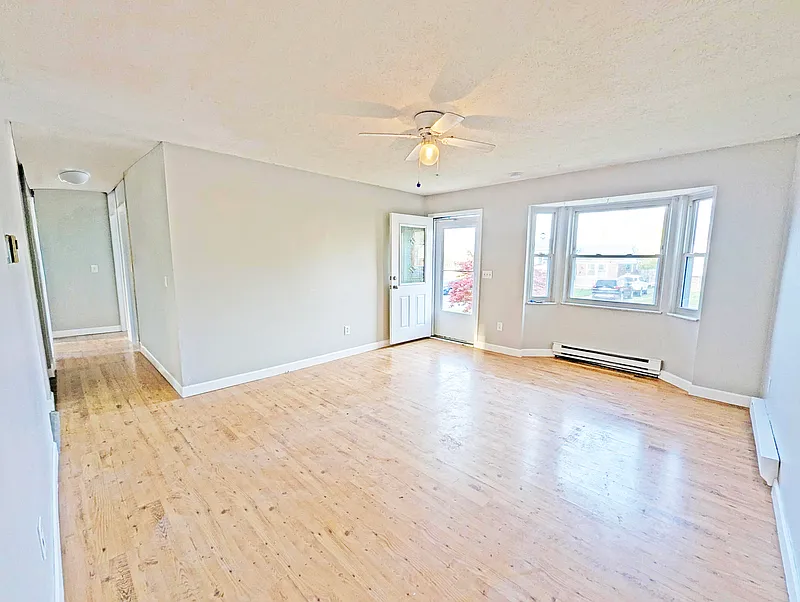 Building Photo - 1329 Birch Dr