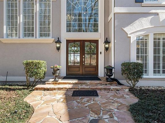 3rd image of 435 Robertson Rd