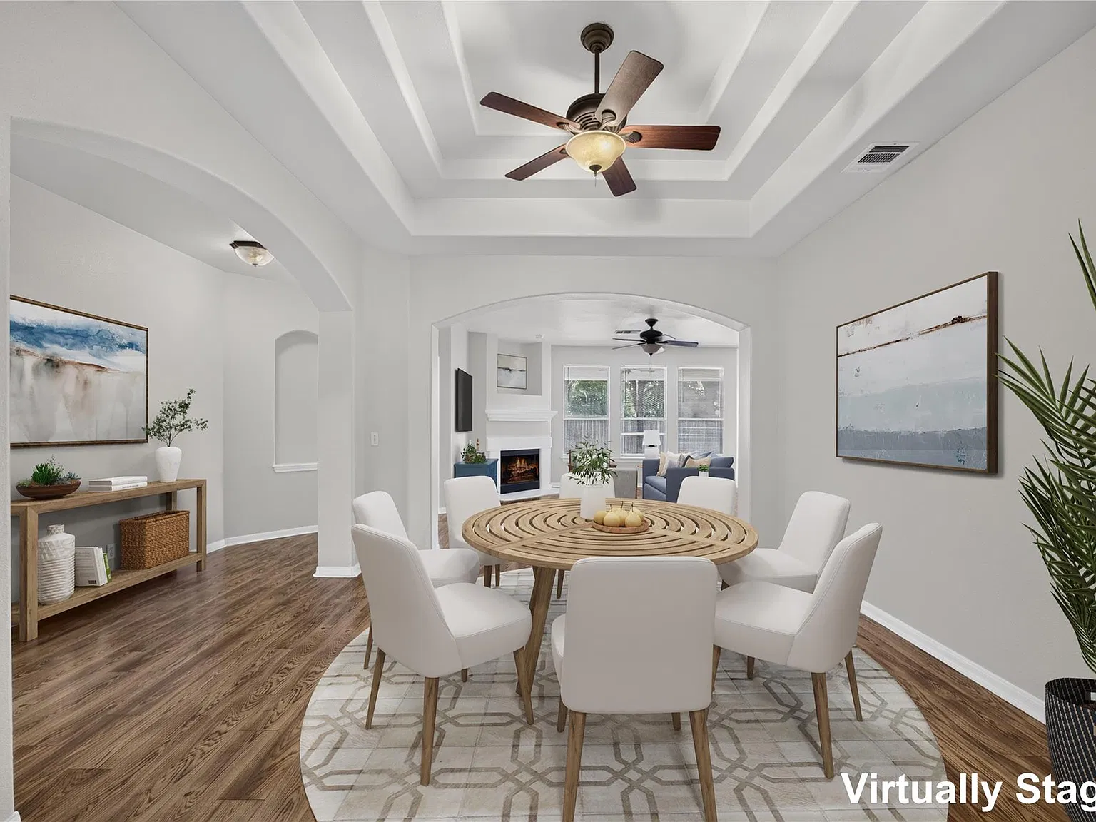5 bed, 2.5 bath, 2870 sqft, $2,500 — Photo 3