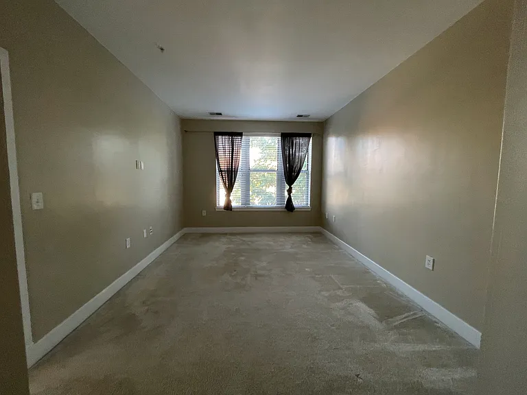 1800 Wilson Blvd #324 — Photo 11
